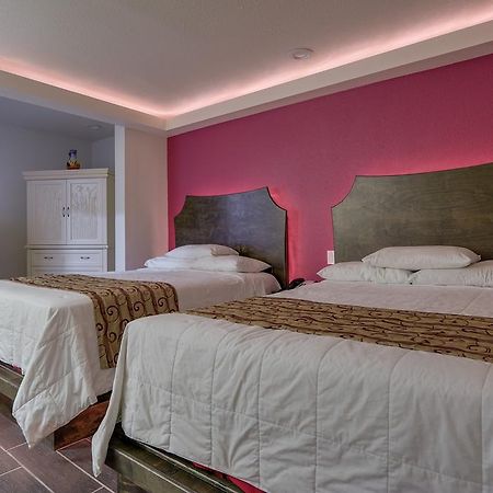 Romantic Inn & Suites Dallas Pokoj fotografie