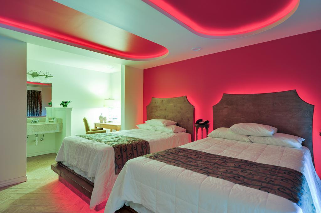 Romantic Inn & Suites Dallas Pokoj fotografie
