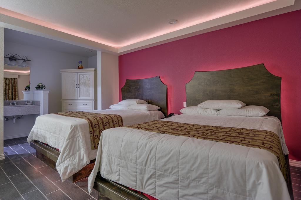 Romantic Inn & Suites Dallas Pokoj fotografie
