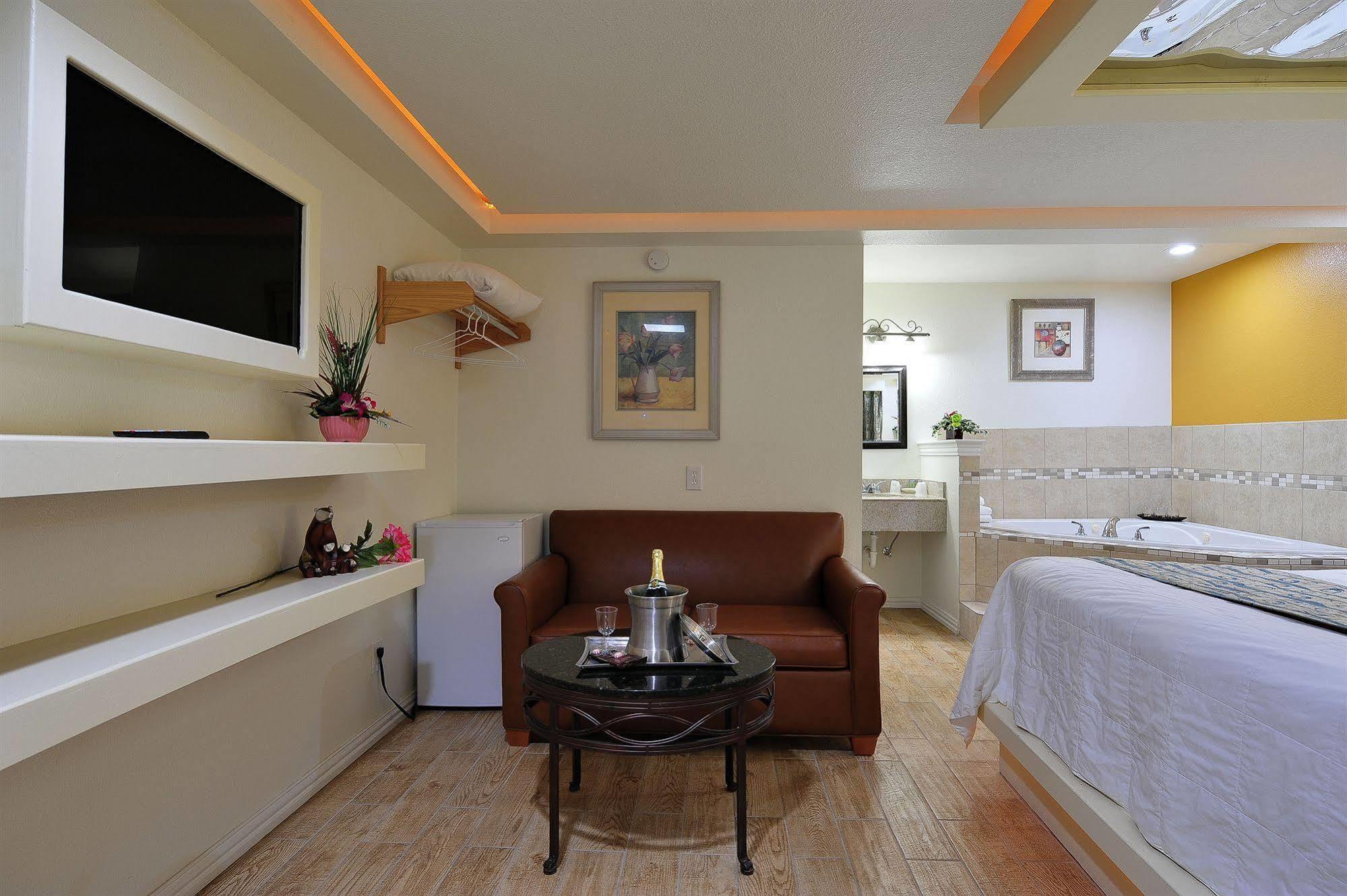 Romantic Inn & Suites Dallas Exteriér fotografie