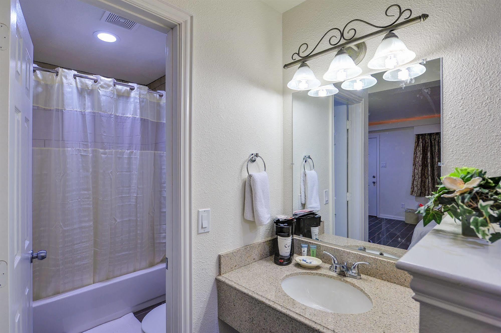Romantic Inn & Suites Dallas Exteriér fotografie
