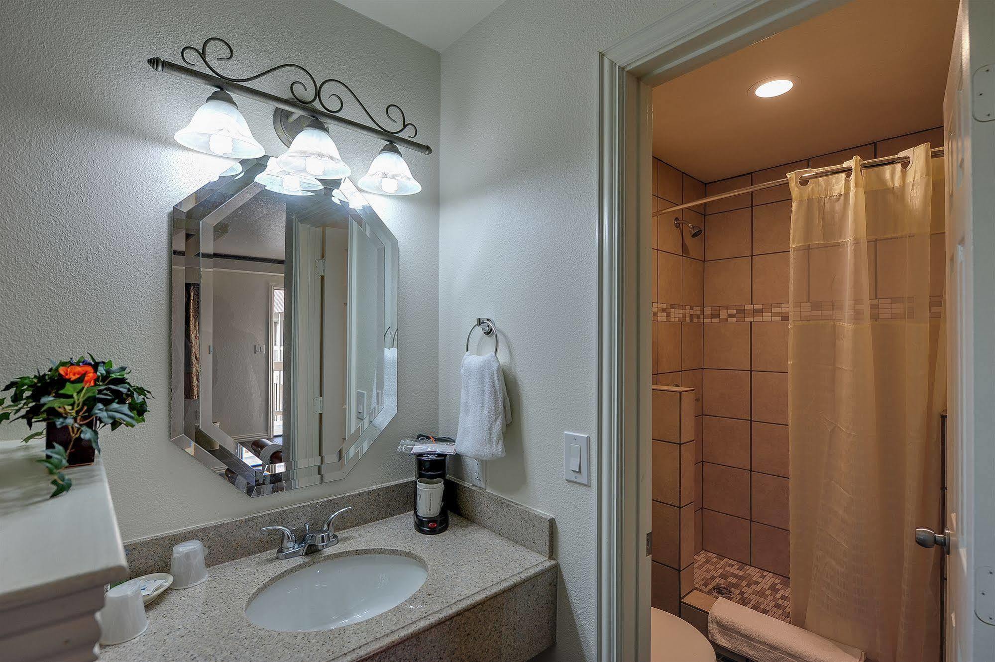 Romantic Inn & Suites Dallas Exteriér fotografie